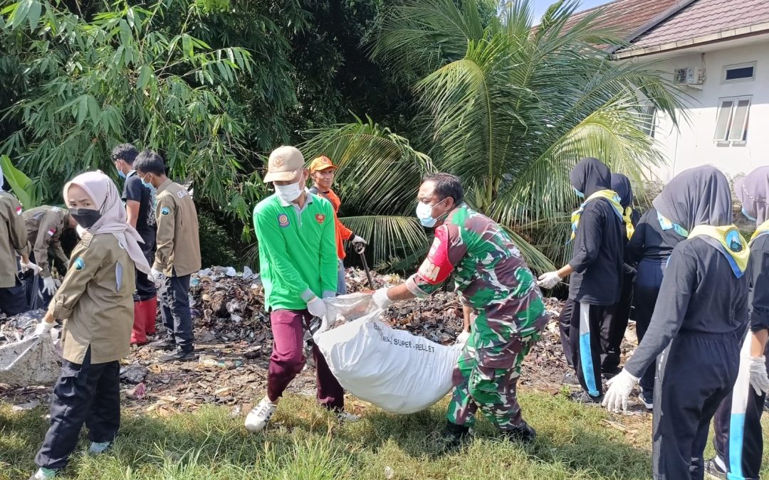 Pembersihan Sampah di Desa Mandiraja Kulon