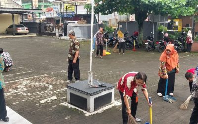 Kegiatan Aksi Bersih Lingkungan Serentak Hari Lingkungan Hidup Sedunia di Kecamatan mandirajaTahun 2025