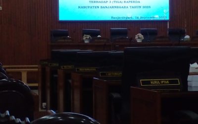 Rapat Paripurna DPRD Kabupaten Banjarnegara Tentang Pengambilan Keputusan DPRD terhadap tiga Raperda Kabupaten Banjarnegara Tahun 2025
