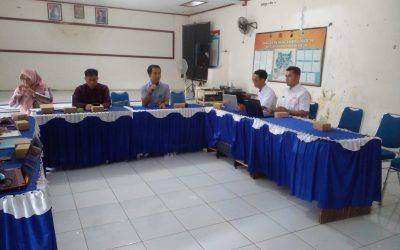 Rakor terkait evaluasi data bansos di kecamatan mandiraja tahun 2025.