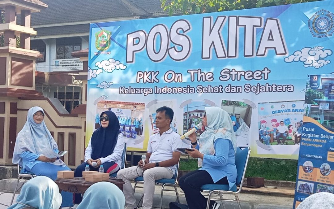 PKK on the street Keluarga Indonesia Sehat dan Sejahtera, minggu 23 November 2025 di depan Kantor Bupati Banjarnegara